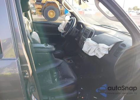 2004 Ford Escape Limited z USA, uszkodzony, nr VIN 1FMCU94184KA49168